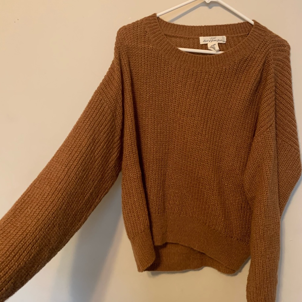 Brown fall sweater 🧸